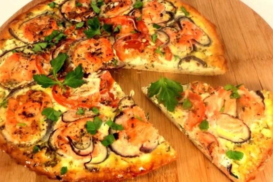 Пицца с семгой и сливочным сыром