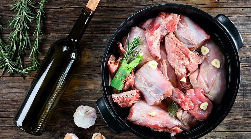 Нежный кролик в духовке: практические идеи и простые маринады