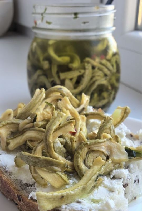 Кабачки, которые заменят чипсы: хрустящие закуски для уютного вечера