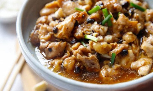 Кулинарное путешествие в Китай: курица на пару с черными бобами