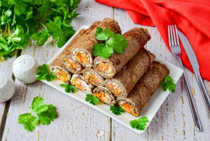 Нежные блинчики из печени с морковной начинкой