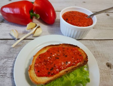 Как самостоятельно приготовить изысканный соус из печёных перцев