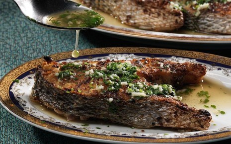 Удивительные горизонты: как готовить рыбу с виноградными листьями