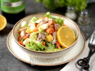 Здоровый и вкусный салат с печенью трески для ужина