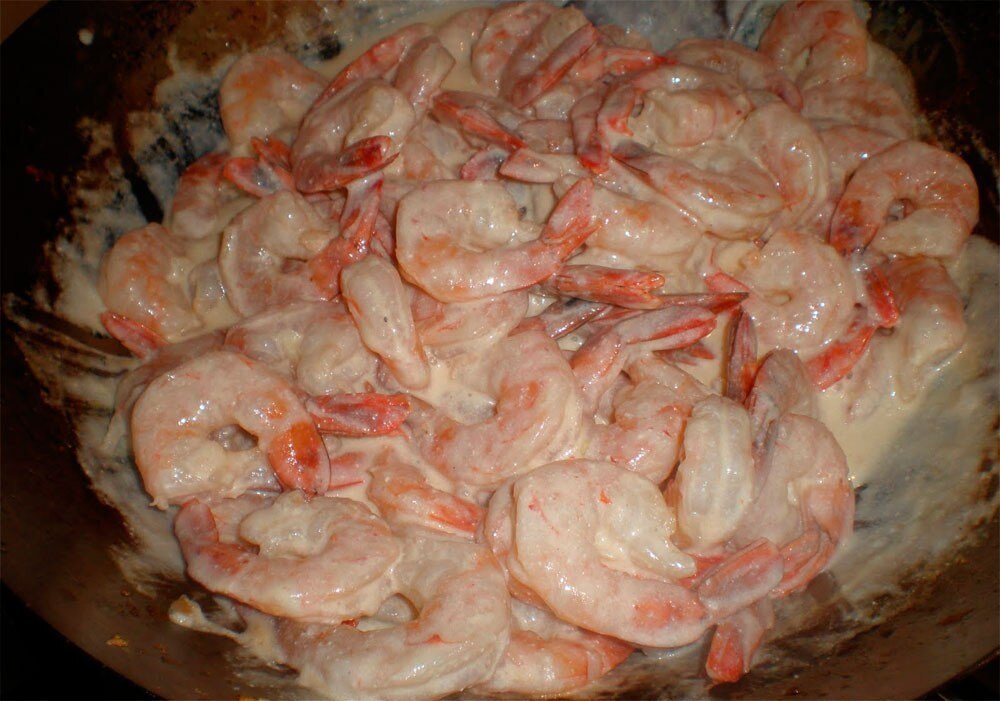 Нежные креветки в сливочном соусе