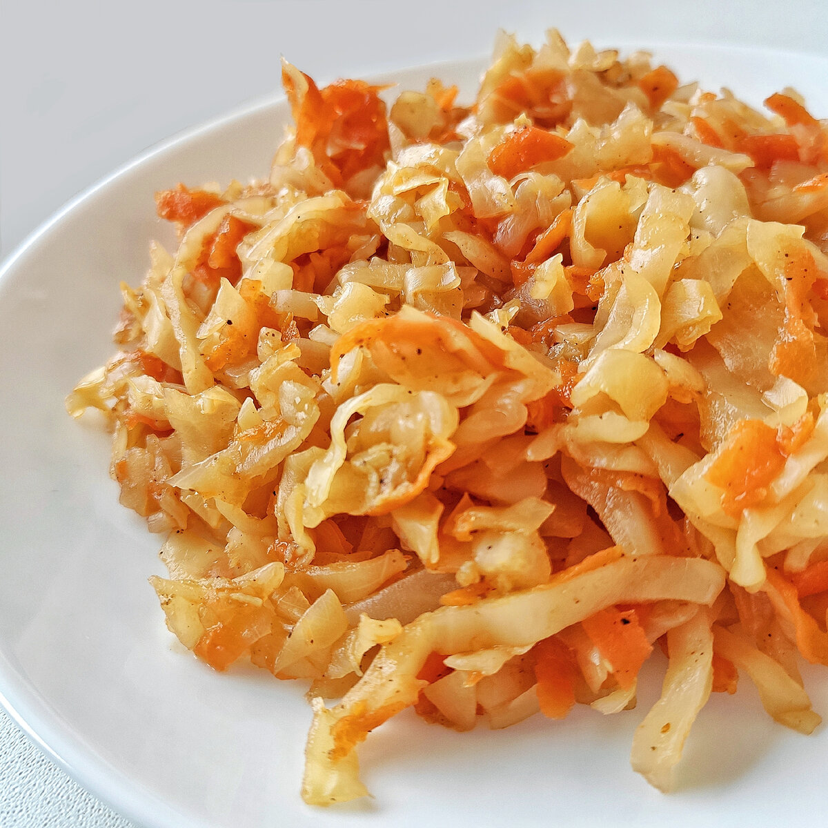 Вкусная тушеная капуста без масла: простой рецепт на каждый день