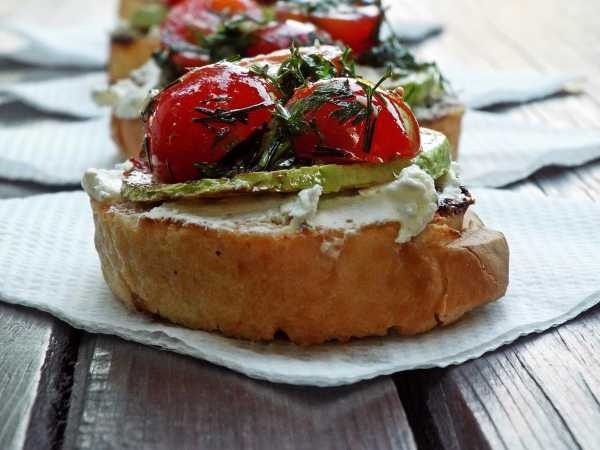Брускетта с кабачками-гриль
