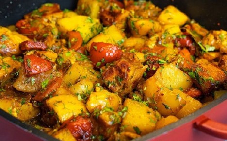 Сытное жаркое на скорую руку: рецепт для теплых вечеров