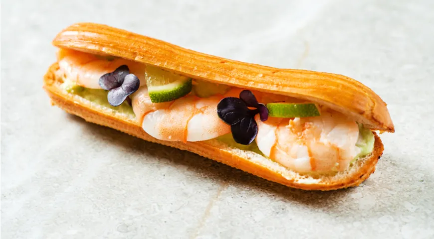 Изысканные эклеры с креветками для праздничного стола