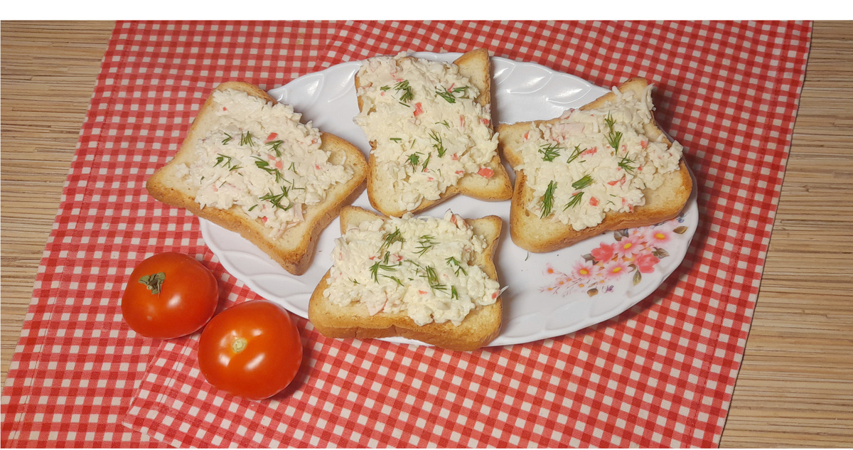 Необычные бутерброды за 20 минут: рецепт закуски с крабами