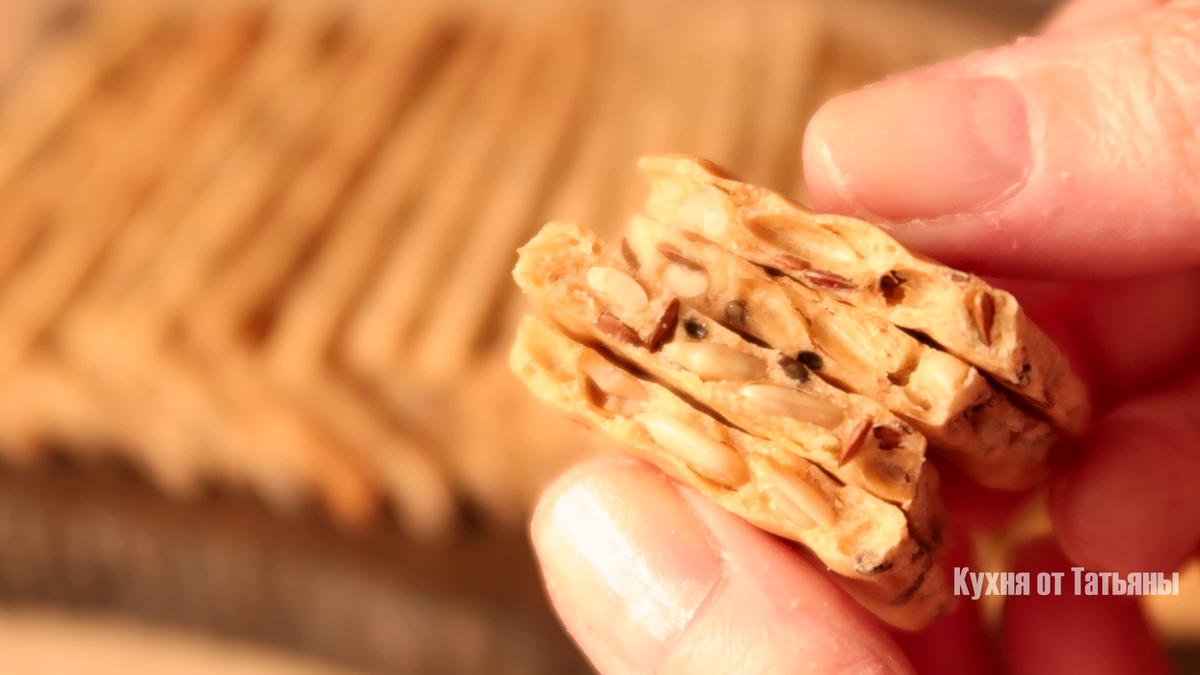 Ломкие и хрустящие хлебцы из ржаной муки для перекуса