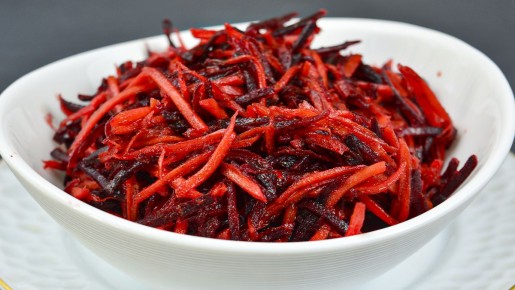 Ароматный салат из свеклы и моркови по-корейски: простота и вкус в одном блюде