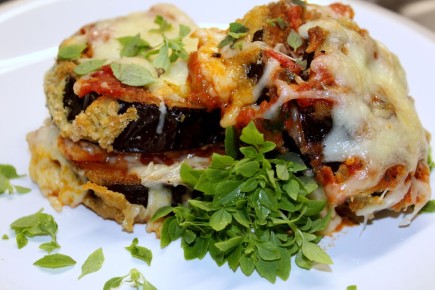 Баклажаны в сырной корочке: сочное лакомство под всплеском вкусов