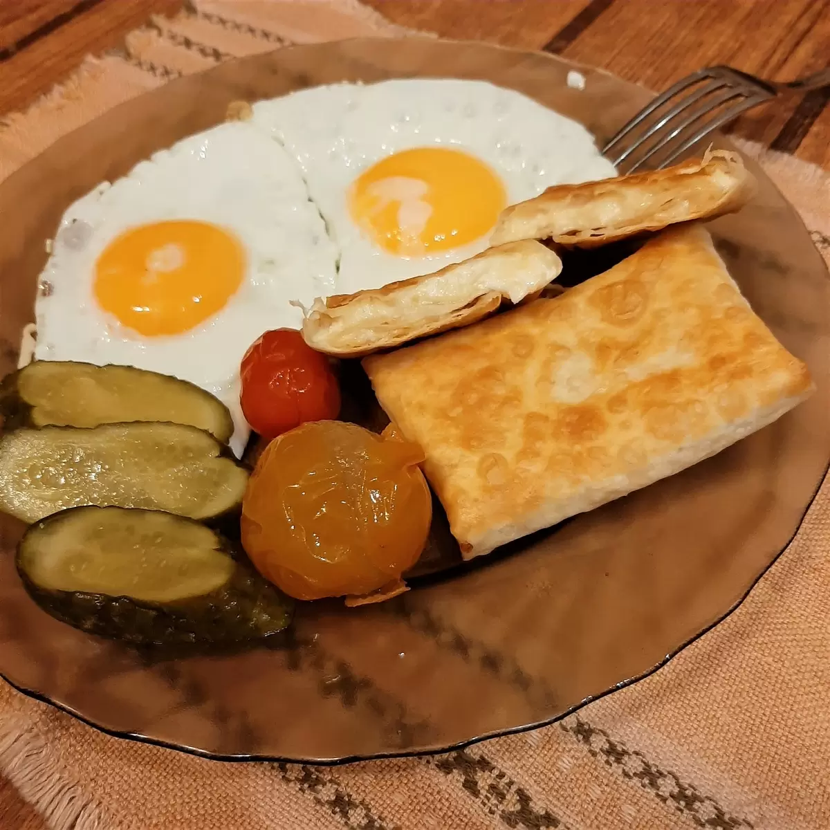 Вкусные сырно-чесночные конверты из лаваша за 20 минут