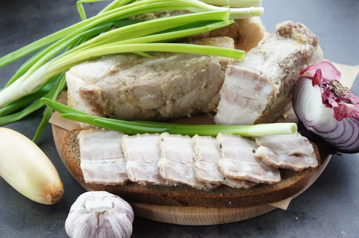 Ароматная свиная грудинка: пошаговый рецепт