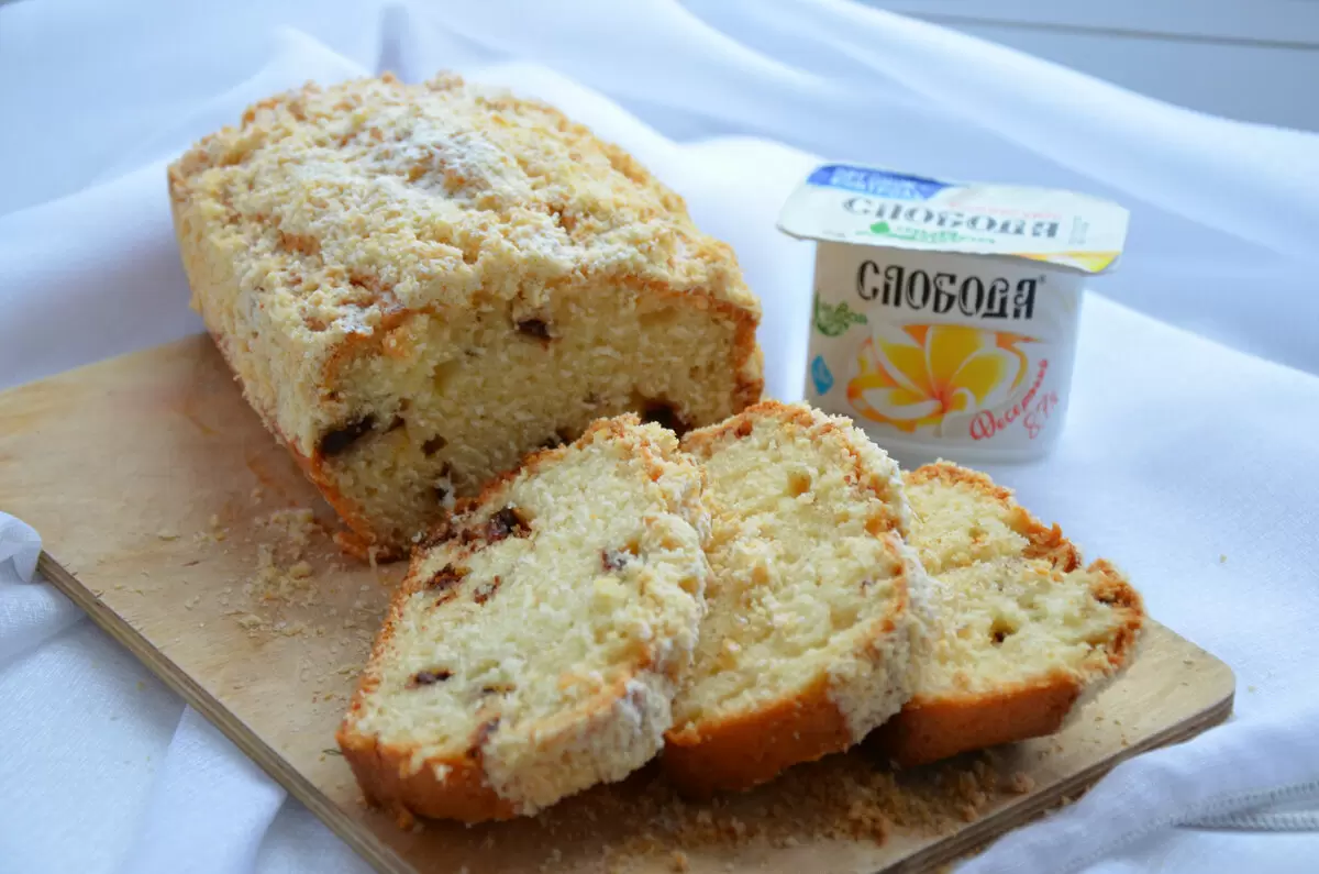 Нежный кокосовый кекс с шоколадной ноткой