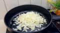 Уникальная слоёная лепёшка «Катлама»: секреты приготовления с мясной начинкой